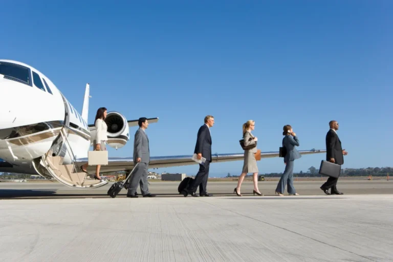 How to Plan Group Jet Travel on a Budget: The 2026 Editorial Guide